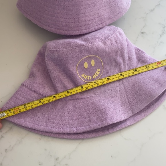 TAYLOR SWIFT ANTI HERO BUCKET HAT SMILEY FACE SWIFTIE HAND MADE TWEEN TEEN GIFT - Picture 6 of 7